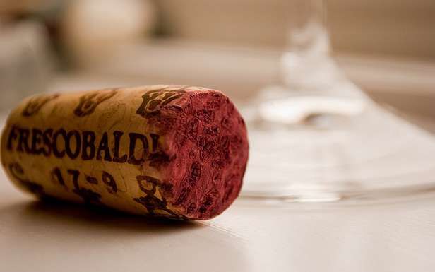 Papierowa butelka na wino - zamach na tradycję czy proekologiczna innowacja?