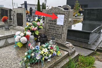 Kartki na grobach w Sosnowcu. Nie oszczędzili nawet żołnierzy AK