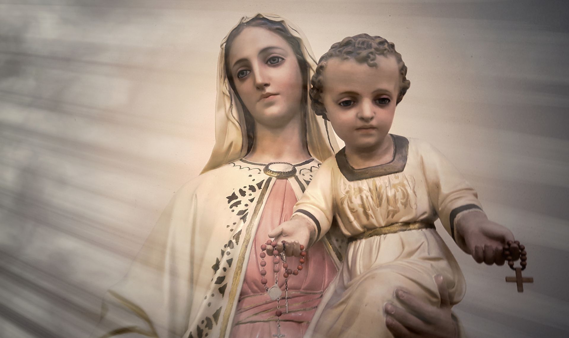 Maryja to "bogini chrześcijańska"? Biblista o kulcie matki Jezusa