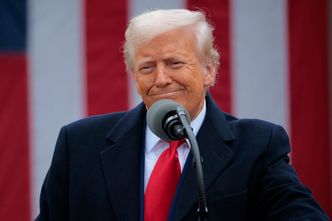 "Nie ma w nich żadnego sensu". Ekspert komentuje cła Trumpa