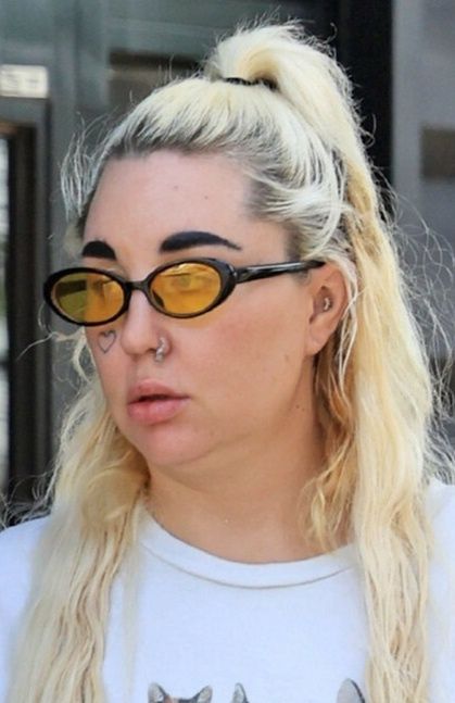 Odchudzona Amanda Bynes wybiera się na zakupy w Los Angeles