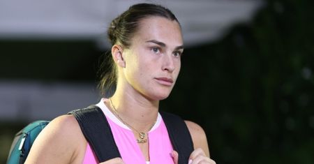 Aryna Sabalenka w eleganckiej, obcisłej sukience. Taki zdjęć do tej pory nie wstawiała