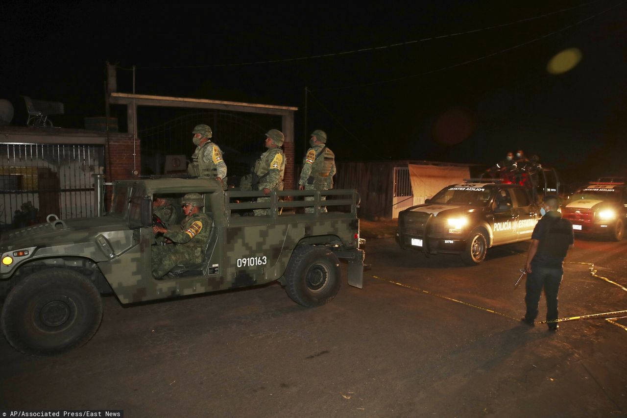 Meksyk. Atak na policyjny konwój. 13 osób nie żyje