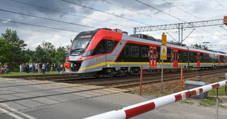 Opóźnione Pesy dla ŁKA. Przewoźnik musiał zmienić plany na lato