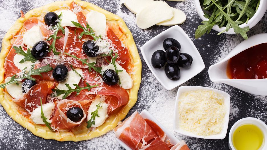 9 lutego. Światowy dzień pizzy. Przepis na prawdziwą włoską pizzę