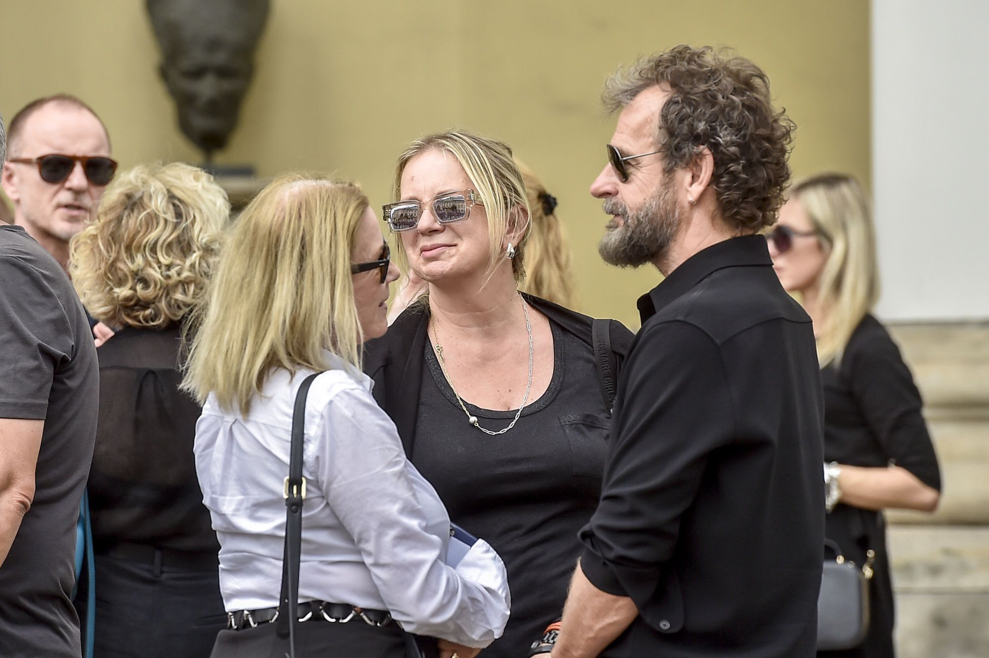 Gwiazdy na pogrzebie Arkadiusza Tomiaka.