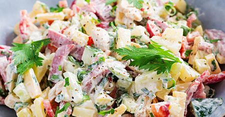 Bratowa co roku na imieniny serwuje sałatkę hokus pokus. Tak pysznej nie jadłam nawet w restauracji