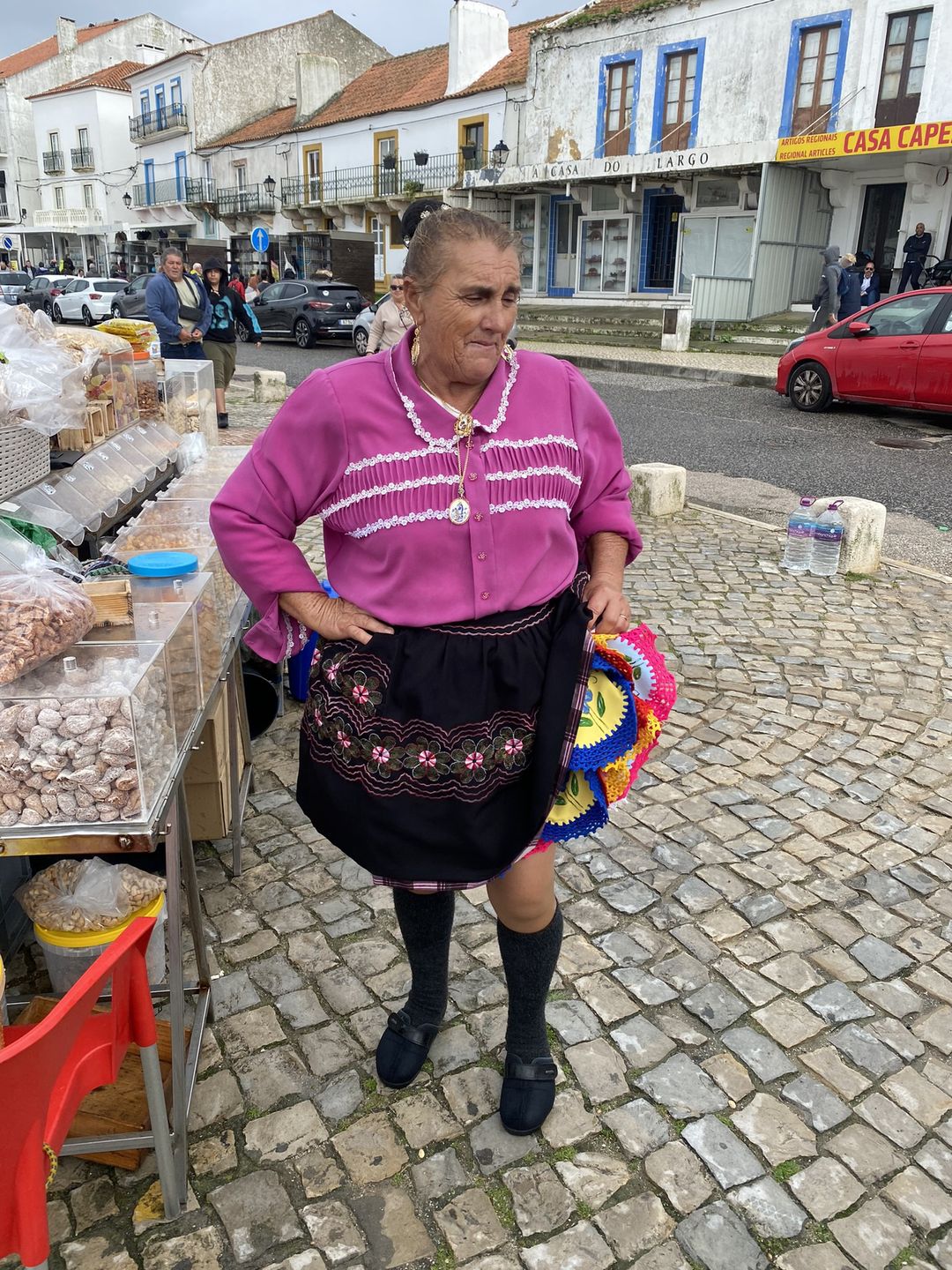 Pani Maria w tradycyjnym stroju nazaretanek