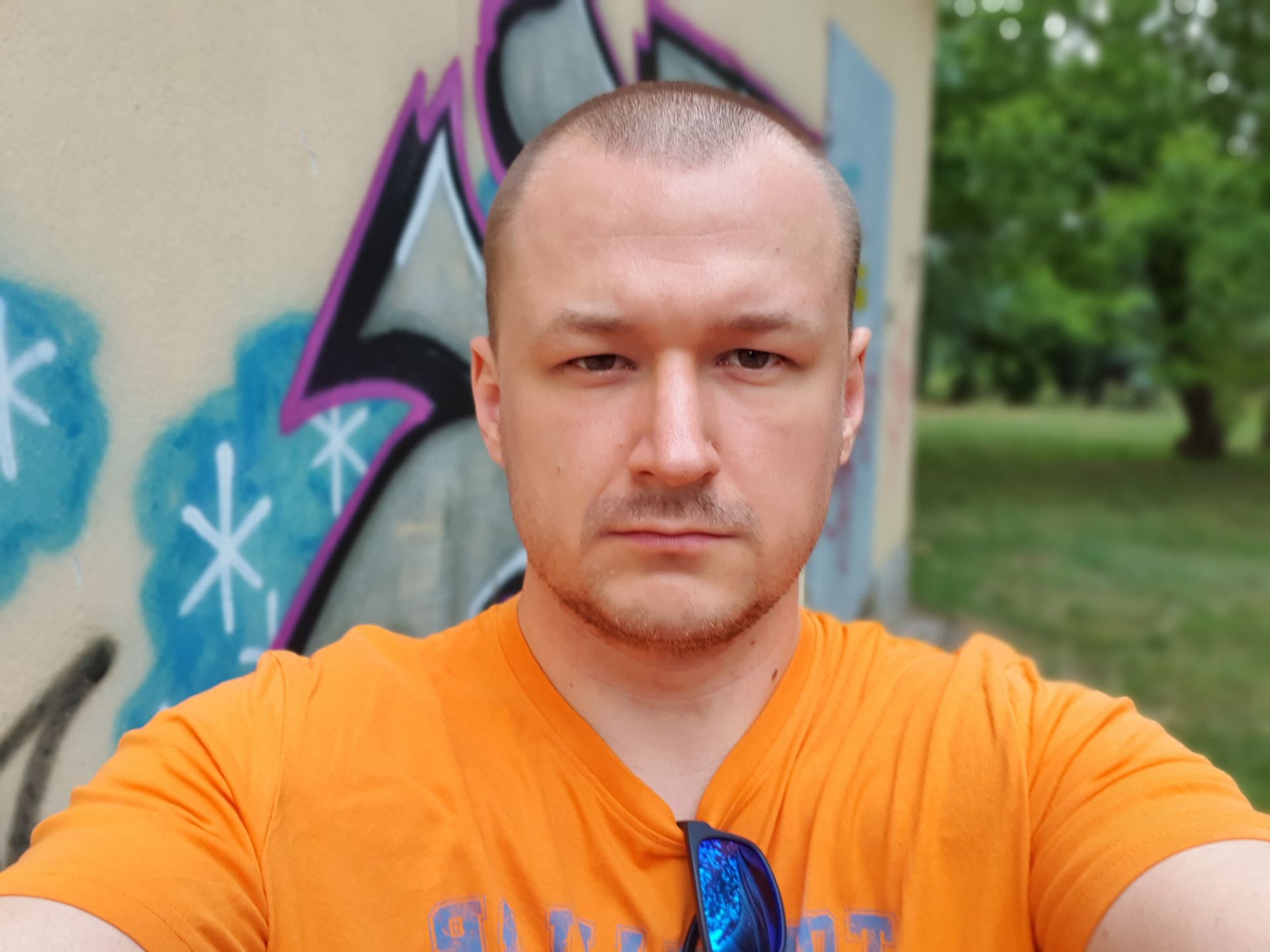 Samsung Galaxy A80 kontra przedni aparat Galaxy S10. Czy obracana kamera ma sens? 25