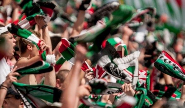 Legia Warszawa dla polskich uchodźców z Donbasu. "Chcemy wesprzeć ich powrót do kraju"