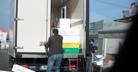 Okradł kuriera, na miejscu zostawił dowód osobisty i telefon