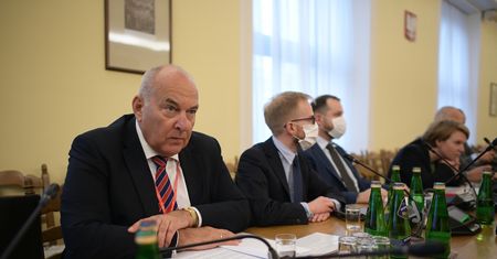 Ministerstwo Finansów ignoruje podwyżki stóp procentowych. W obligacjach bez zmian