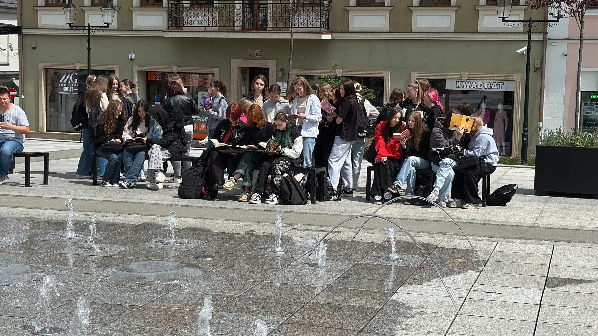 Czytelniczy Flash Mob w Bochni,. 14.05.2025