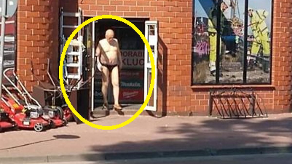 Janusz Korwin-Mikke przechadzał się po Otwocku w samej bieliźnie