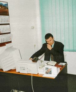 Polski miliarder pokazał pierwsze biuro. Wiecie, kto jest na zdjęciu?