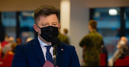 Opóźnienia w dostawach szczepionek. Akcja w zakładach pracy odroczona