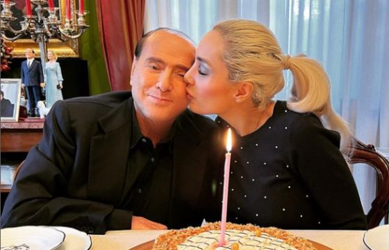 Sukcesja po włosku, czyli symboliczny ślub Berlusconiego przed śmiercią