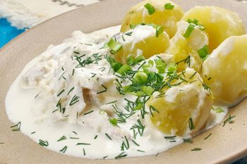 Zamiast smażyć dorsza, robię islandzką potrawkę. Na piątek jak znalazł