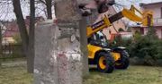 Spektakularny upadek. Pomnik wdzięczności Armii Czerwonej obalony w Wielkopolsce
