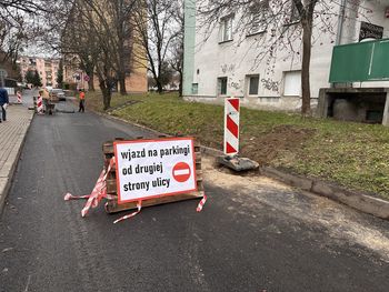 Sandomierz: Trwa remont zniszczonej drogi w centrum