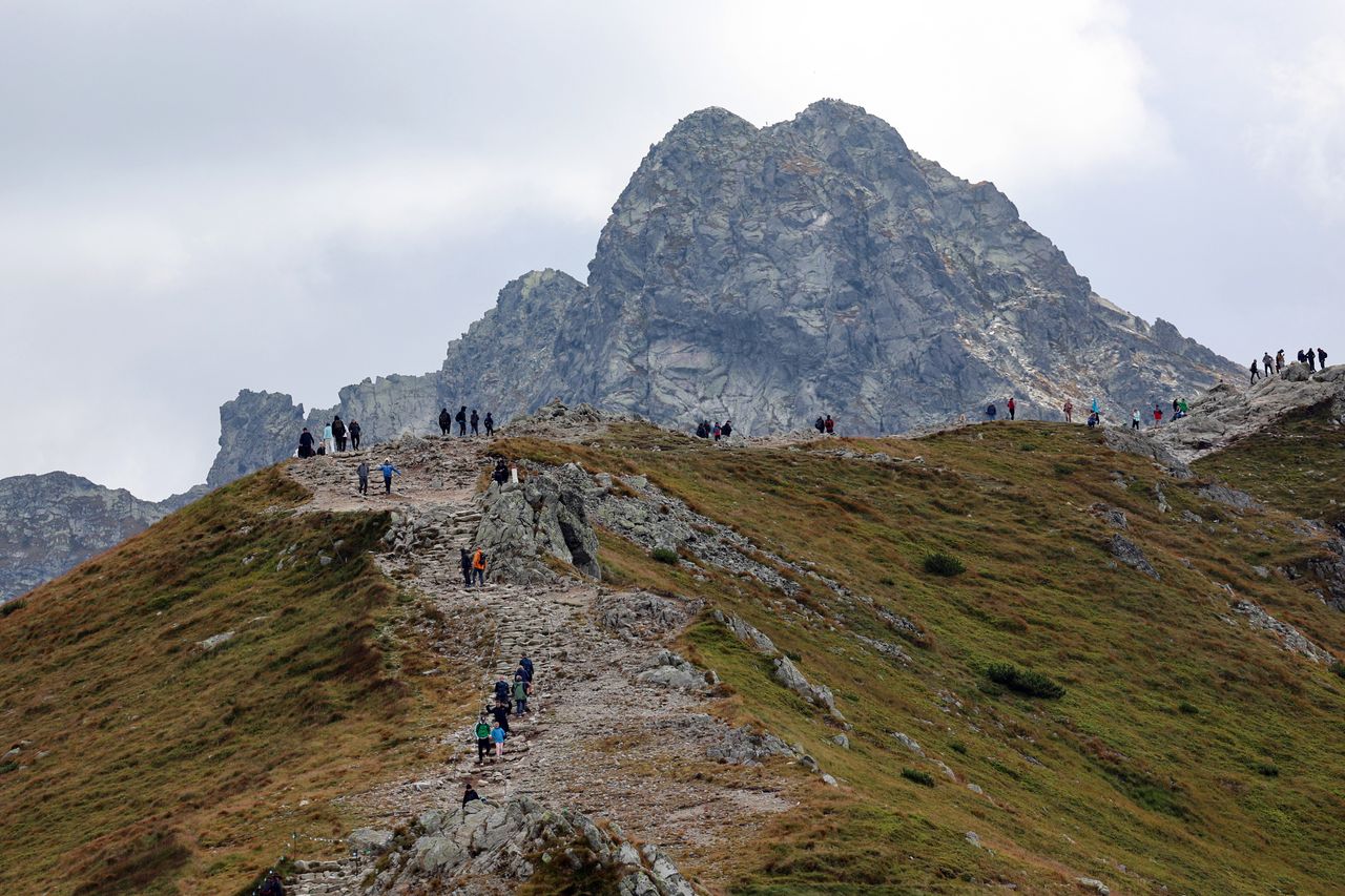 Najpierw śnieg a teraz to. Taki widok na tatrzańskich szlakach