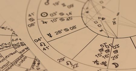 Horoskop na listopad 2020 dla wszystkich znaków zodiaku. Sprawdź co przewidział dla ciebie horoskop miesięczny