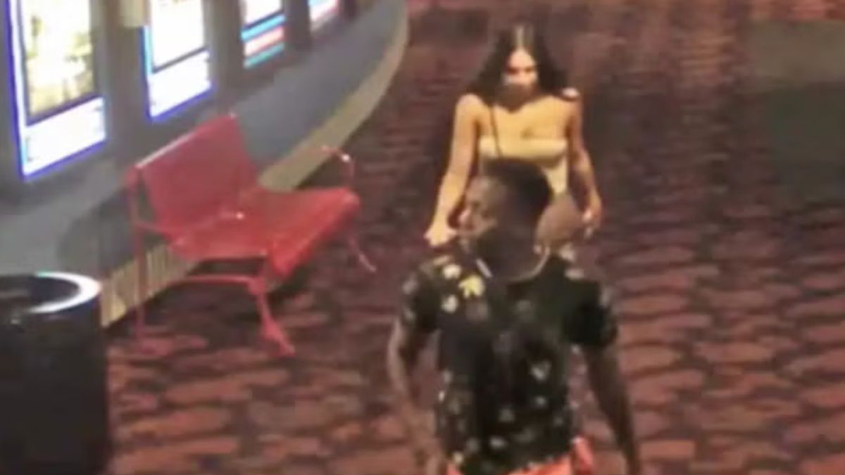 To oni zaatakowali 63-latka. Powód? Poprosił, aby wstali z zarezerwowanych miejsc