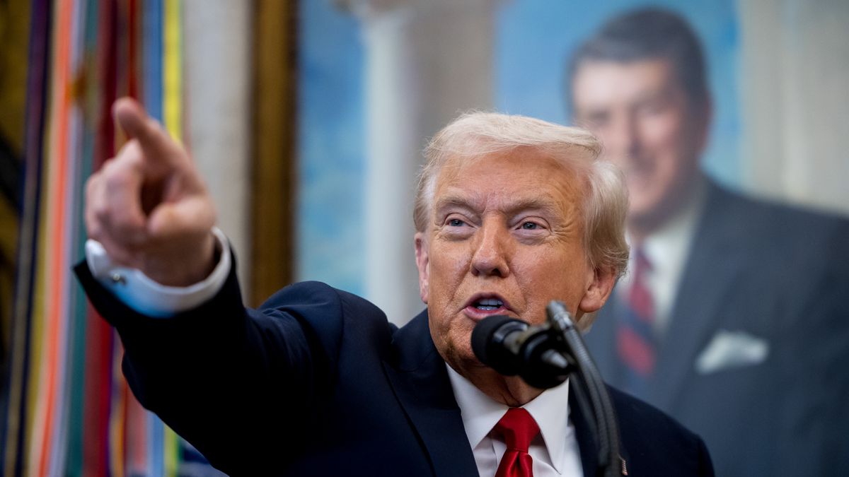 US President Donald Trump speaks in the Oval Office of the White House in Washington, DC, US, on Thursday, Oct. 16, 2025. Trump announced a deal with Germany's Merck KGaA to cut the price of its fertility medicines in exchange for relief from threatened tariffs, a step toward fulfilling his campaign promise of making IVF less expensive and more widely available in the US. Photographer: Francis Chung/Politico/Bloomberg via Getty Images
