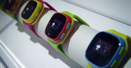 Smartwatche dla dzieci z poważną luką. Hakerzy mogą po kryjomu robić zdjęcia