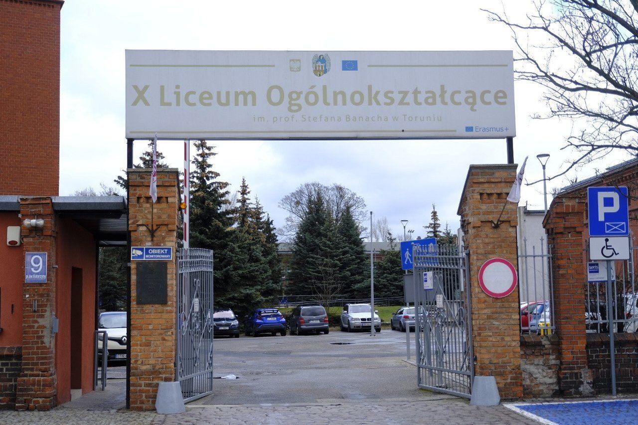 X LO przy pl. św. Katarzyny jako jedyne w mieście ma klasy dwujęzyczne