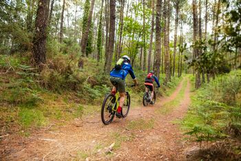 Pot, deszcz i błoto. Szalony rajd rowerowy MTB Cybinka w Bieganowie