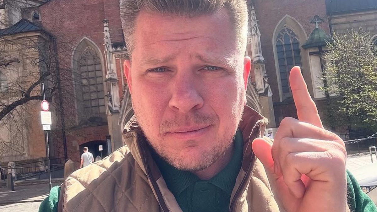 Wielkanocne przemyślenia Filipa Chajzera . Napisał o "umęczeniu w nałogu"