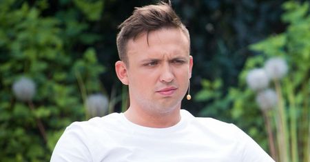 Robert Pasut znów szokuje: "Facet zarabia więcej, czyli ona mu daje du*y, a on przynosi pieniądze do domu. Czy ona jest dz*wką?"