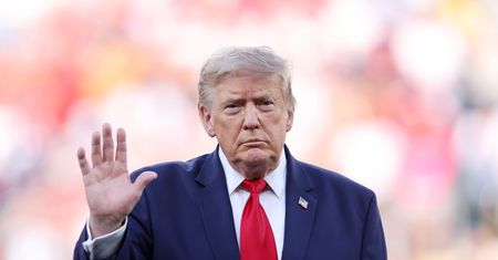 Kolejne uderzenie Trumpa. Doradcy ostrzegają go przed wojną handlową