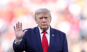 Kolejne uderzenie Trumpa. Doradcy ostrzegają go przed wojną handlową