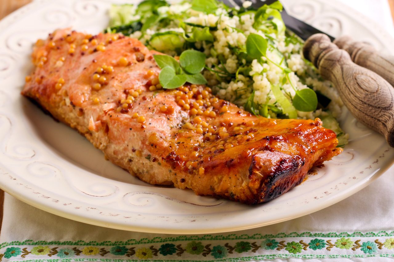 Perfectly tender salmon: 12-minute recipe with a sweet twist