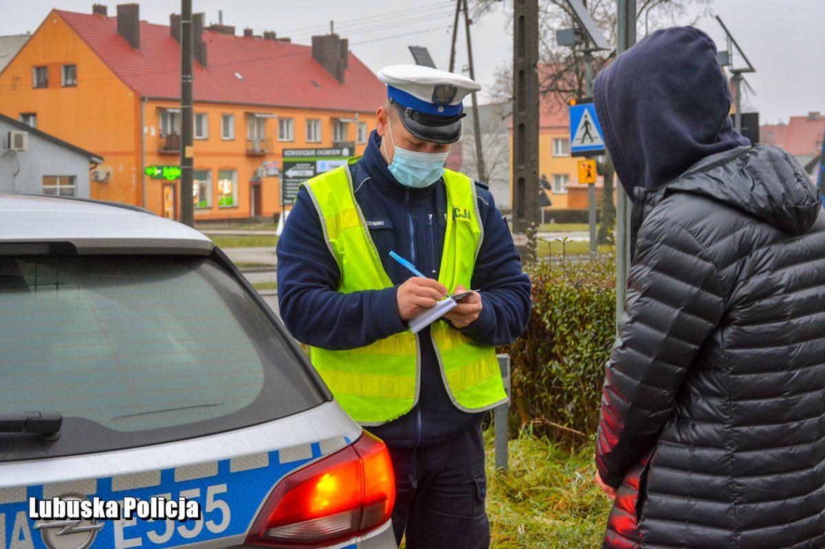 Od 1 stycznia 2022 r. mandaty ostro w górę. Policjant wręczy nawet 5000 zł kary