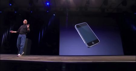 iPhone kończy 18 lat. Wspominamy "telefon bez klawiatury, którego nikt nie zechce"