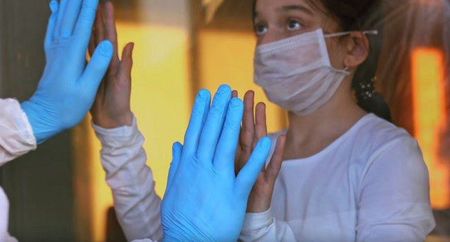 Młodzież i pokolenie X gorzej znosi psychicznie pandemię Covid-19