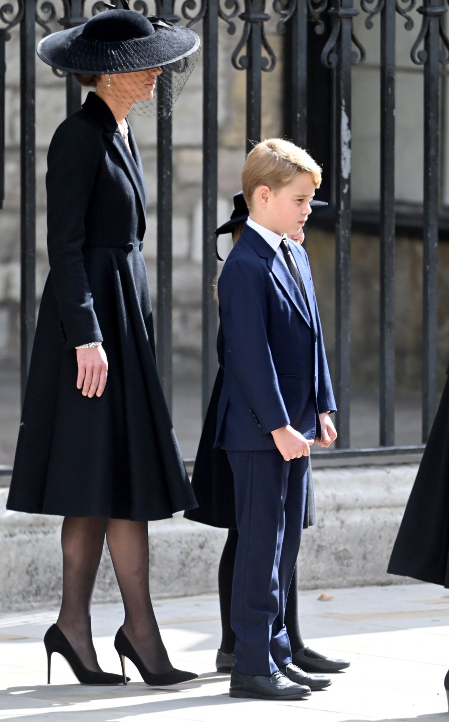 Księżna Kate z dziećmi na pogrzebie królowej Elżbiety II