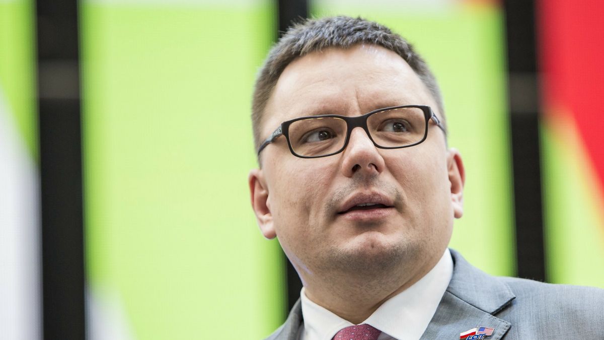 Rafał Milczarski, były prezes LOT-u broni budowy CPK