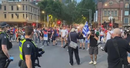 Zamieszki w Melbourne. Fani Novaka Djokovicia potraktowani gazem pieprzowym przez policję