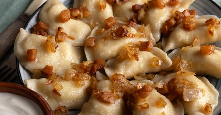 Pierogi zbójnickie, które smakują jak domowy obiad z góralskiej karczmy