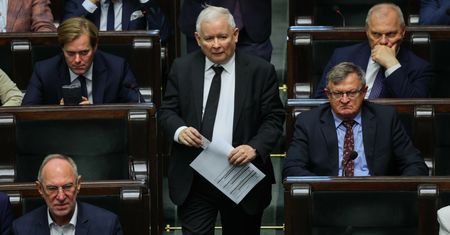 Poseł Cymański w rozkroku między Kaczyńskim a Ziobrą. "Decyzję podejmę dziś lub za miesiąc"