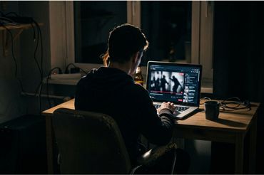 Dziś wchodzi zakaza patostreamingu (fot. AI). 
