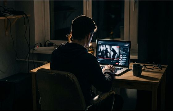 Dziś wchodzi w życie zakaz patostreamingu. 3 lata więzienia za przemocowe treści