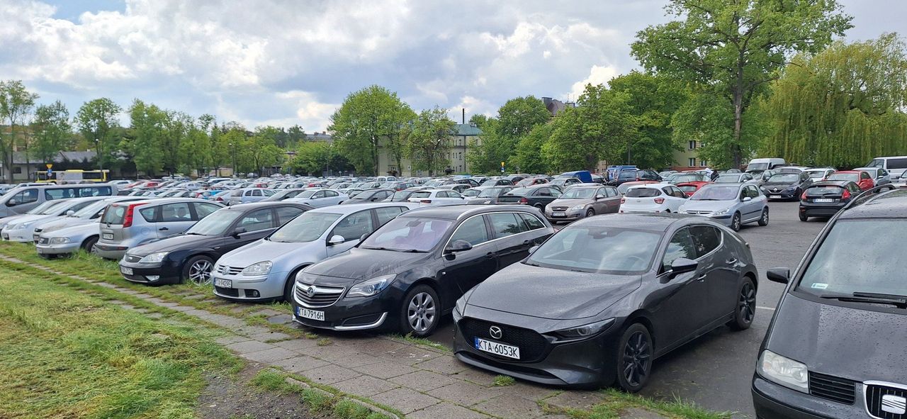 Sejm popiera poprawki Senatu do ustawy o rejestracji pojazdów