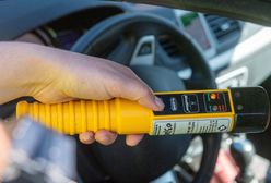 Warszawa. Rozbił wypożyczony samochód. Miał ponad dwa promile