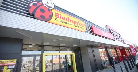 Biedronka tak się zdenerwowała, że obniżyła ceny w środku dnia