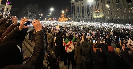 Protesty po wyborach w Gruzji. Lider separatystycznej Abchazji "gotów ustąpić"